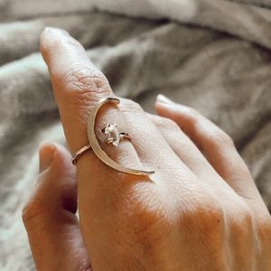 “Eclipse Diamond Ring”